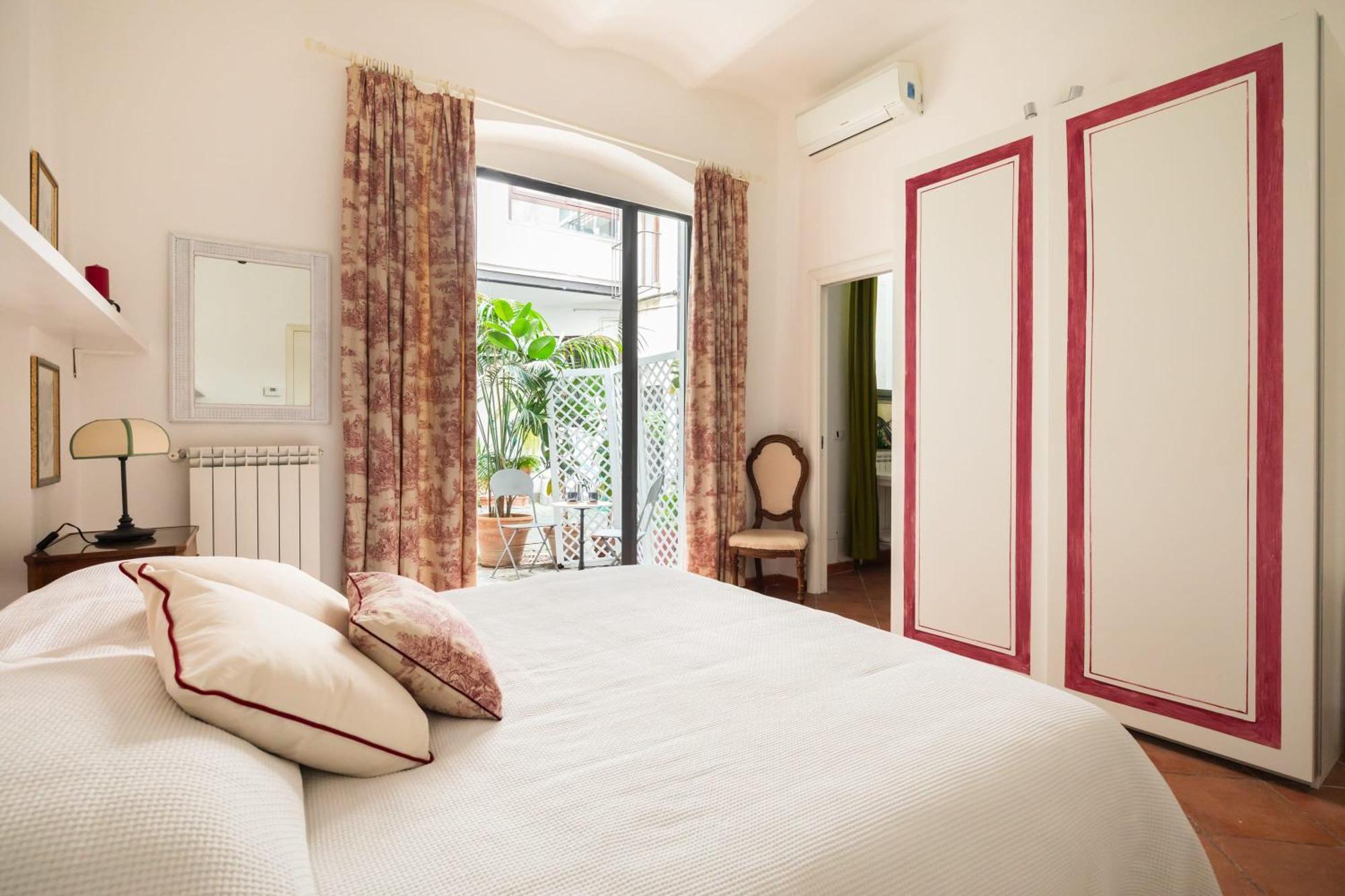 Monti Charming Rom